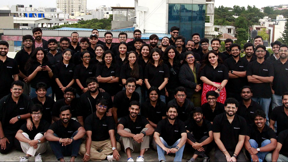 Revspot’s AI platform connecting customer acquisition, lead qualification and sales handoff.