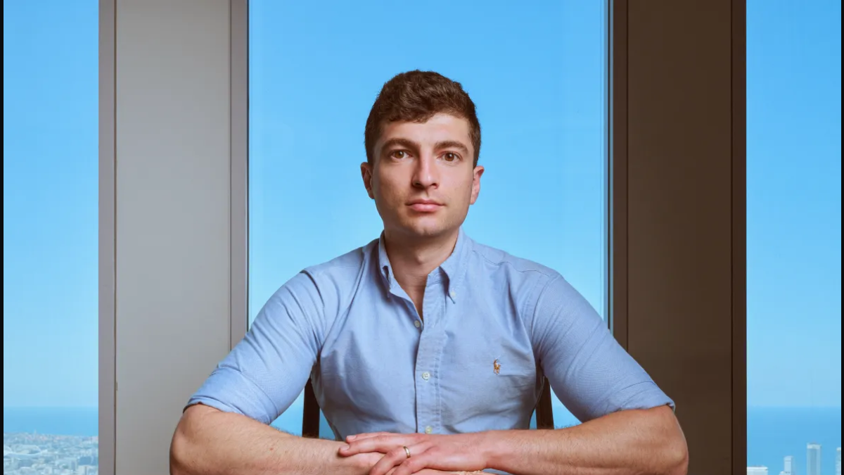 Encore AI analyzing customer calls and messages to train enterprise voice and text agents.